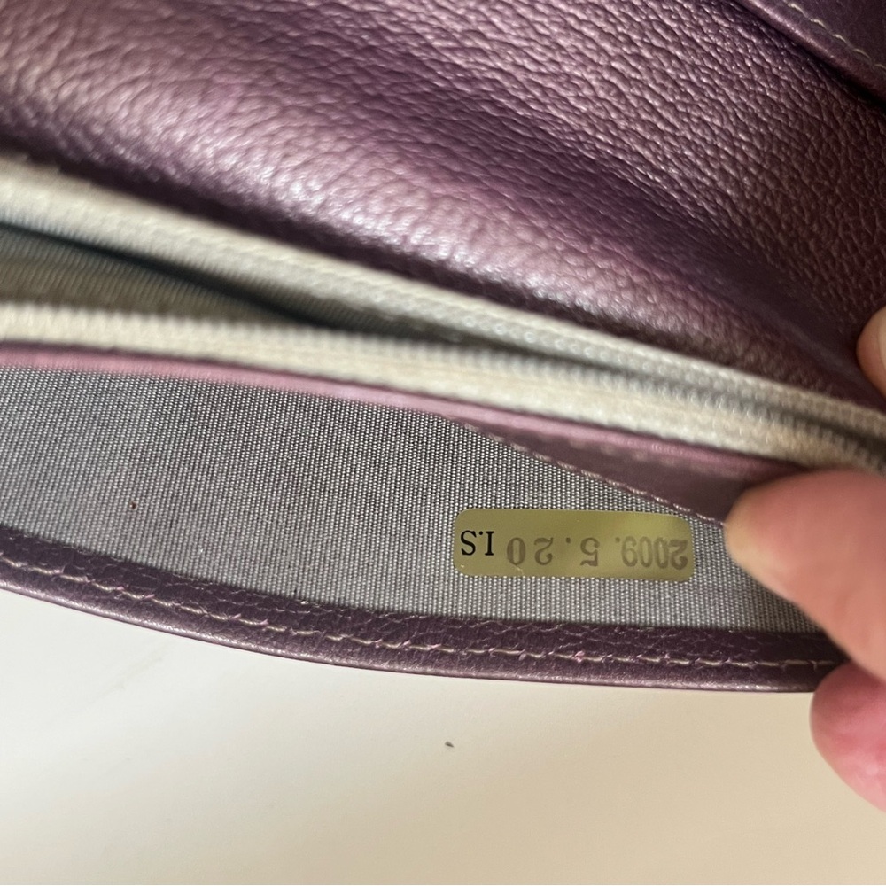 CHANEL Metallic Purple Leather Accessory - Picture 3 of 4